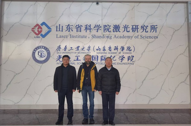 哈赞诺夫院士与学部领导在光电学部的合照-1.jpg